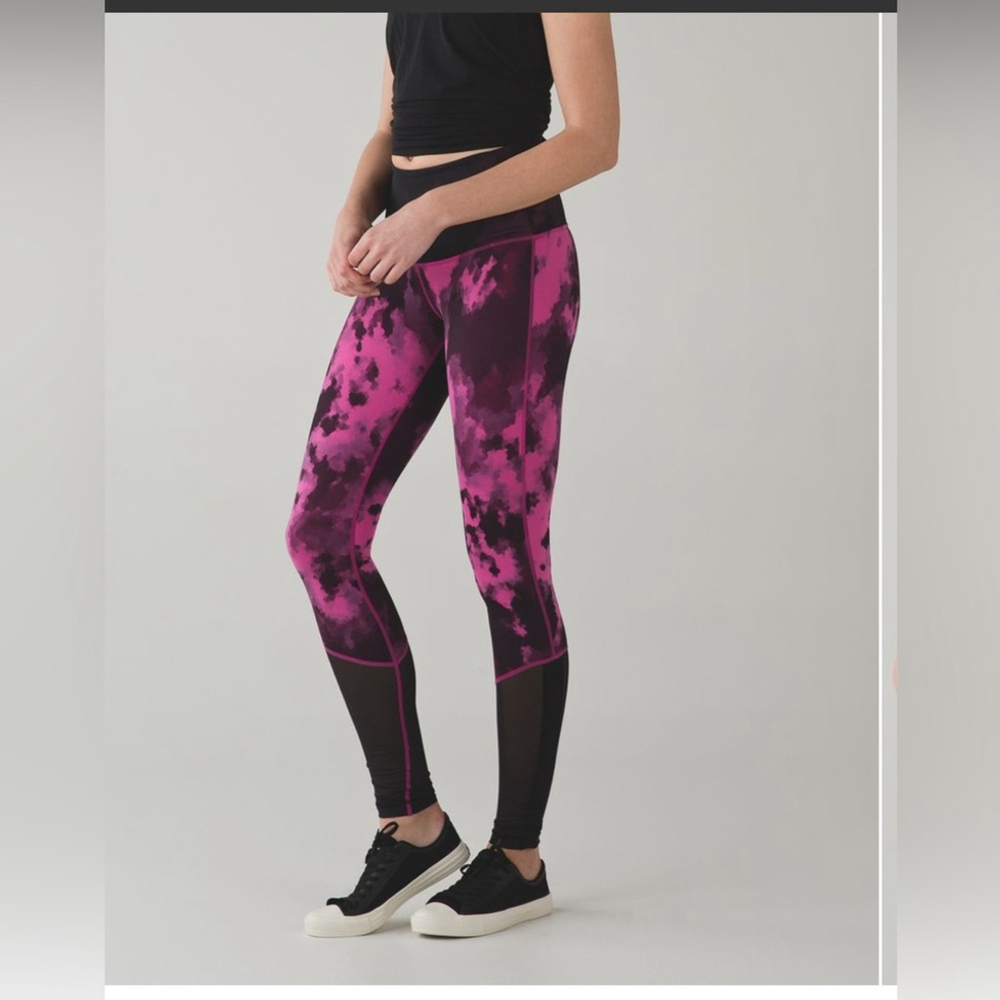 🖤 Lululemon Sweaty Endeavor Tight
Blooming Pixie Raspberry Black / Black - Picture 2 of 15